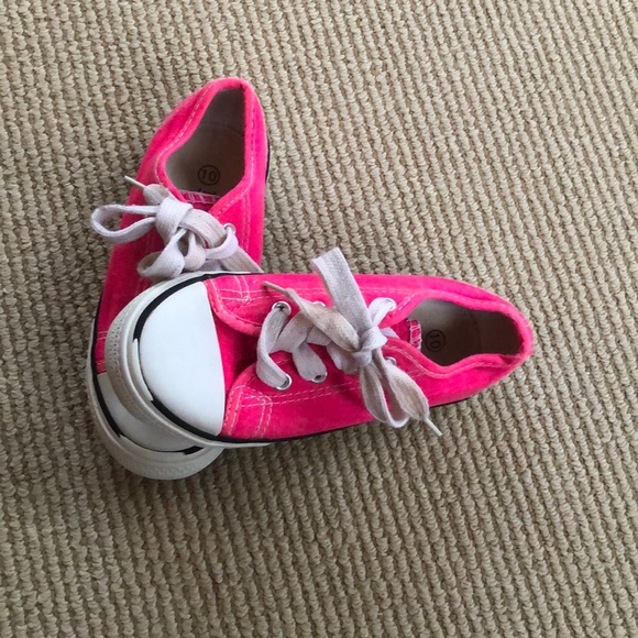 Pink .Kids kidgets shoes - Picture 3 of 4